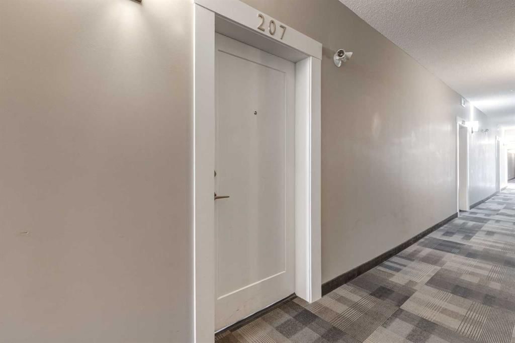 207, 10 Westpark Link, Calgary — photo 4 of 31