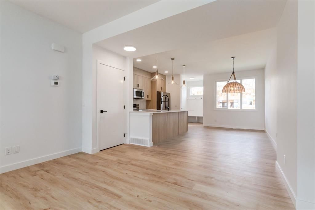 235 Sora Boulevard SE, Calgary — photo 4 of 41