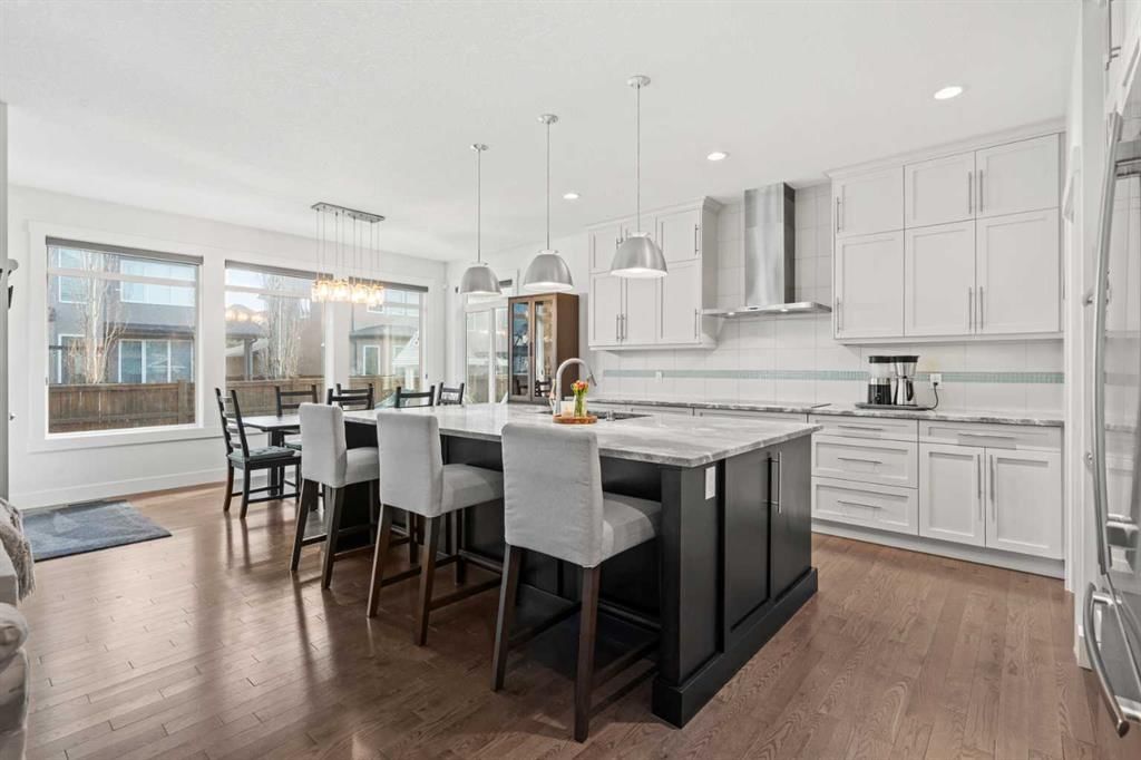 25 Westland Crescent SW, Calgary — photo 3 of 50