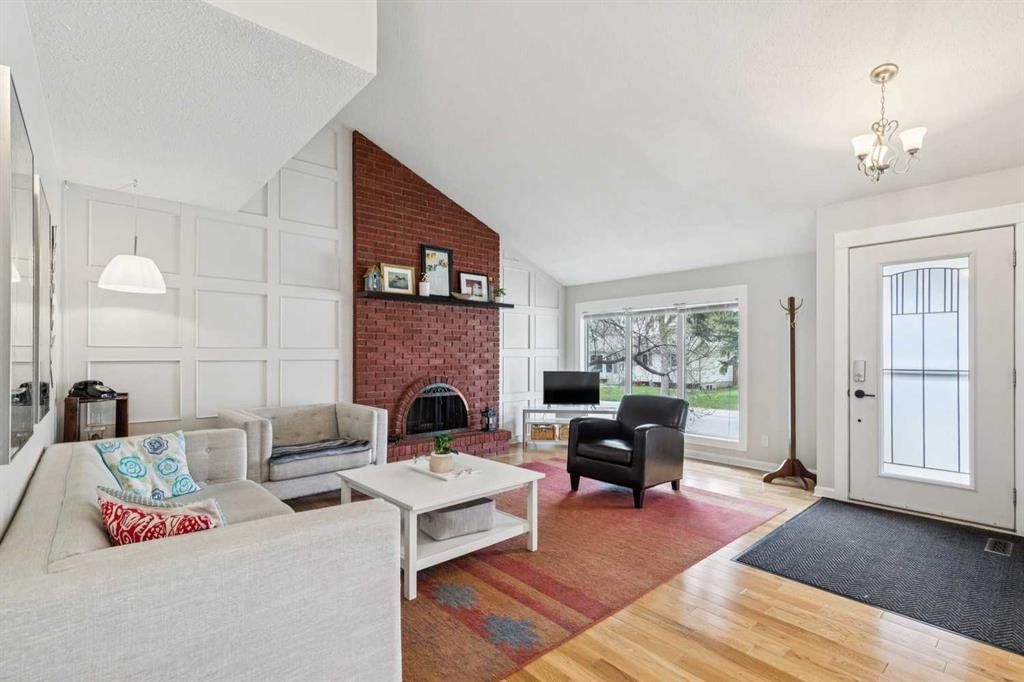 1848 38 Street NE, Calgary — photo 5 of 50
