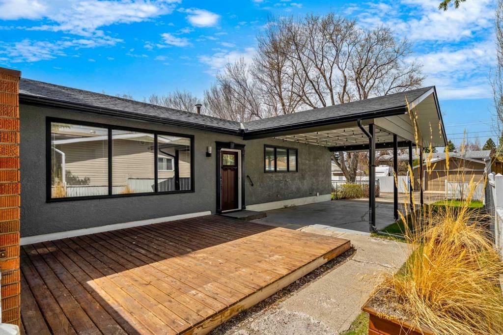191 Maple Court Crescent SE, Calgary — photo 2 of 50