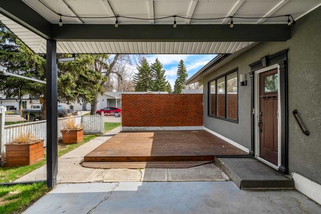 191 Maple Court Crescent SE, Calgary — photo 3 of 50