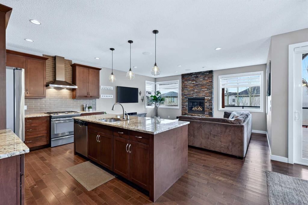 28 Walden View SE, Calgary — photo 5 of 50