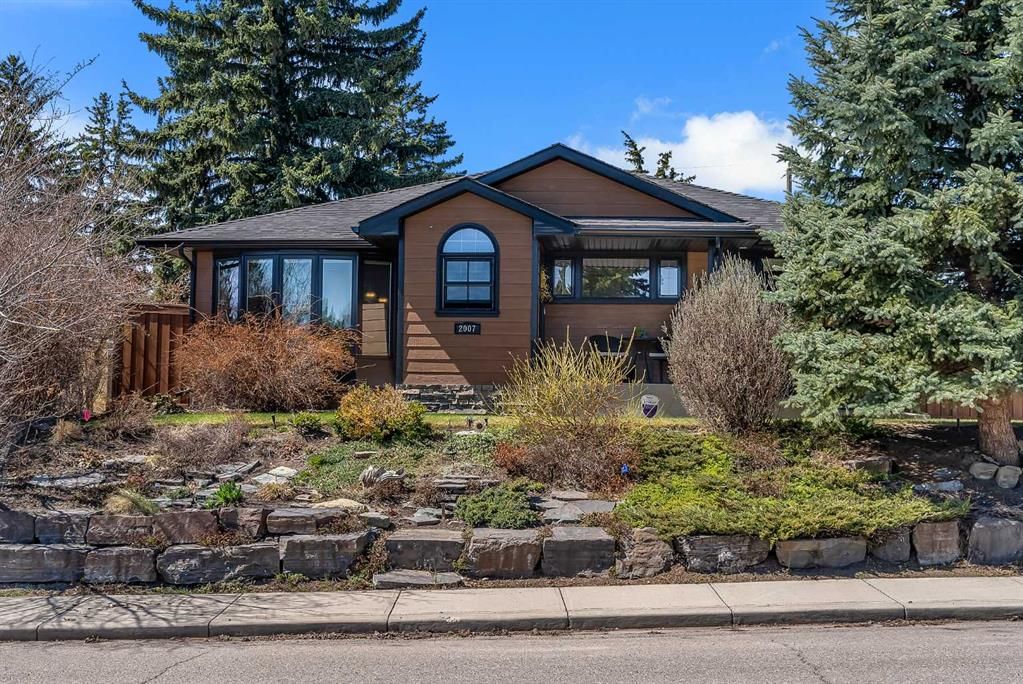 2007 Glenwood Drive SW, Calgary — main listing photo