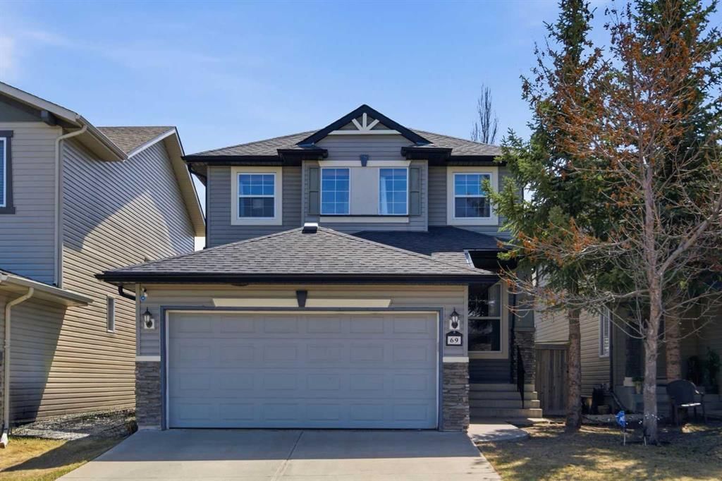 69 Everoak Circle SW, Calgary — main listing photo