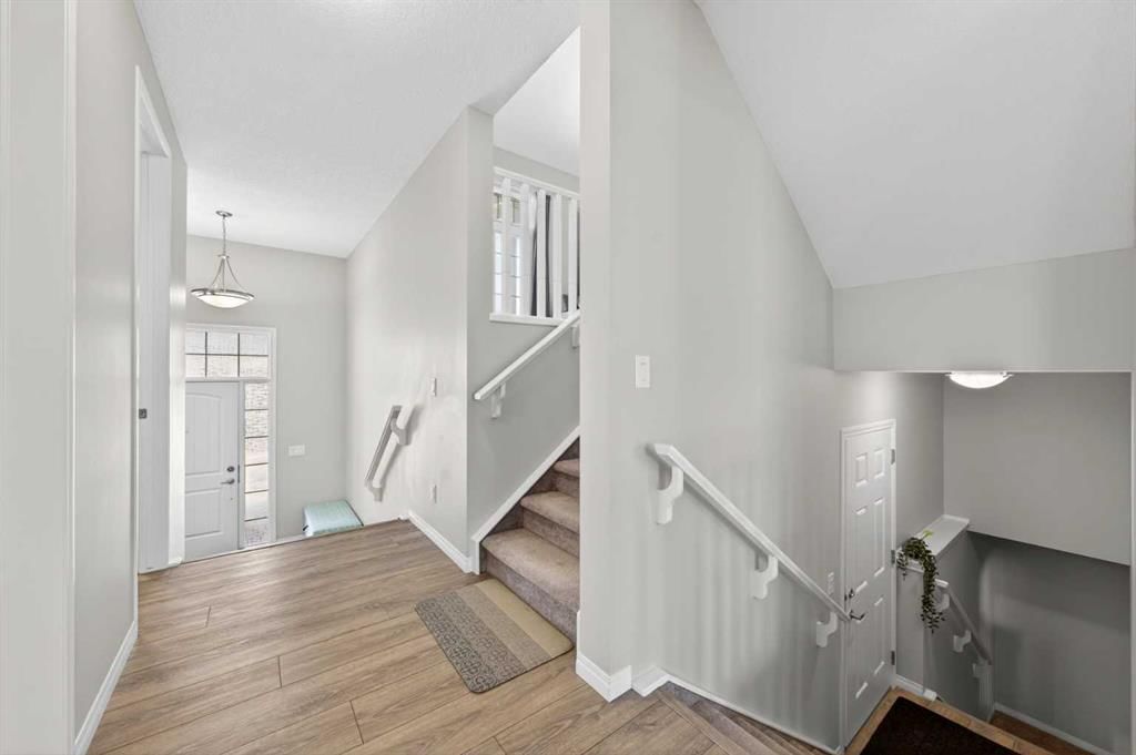95 Carrington Close NW, Calgary — photo 5 of 50