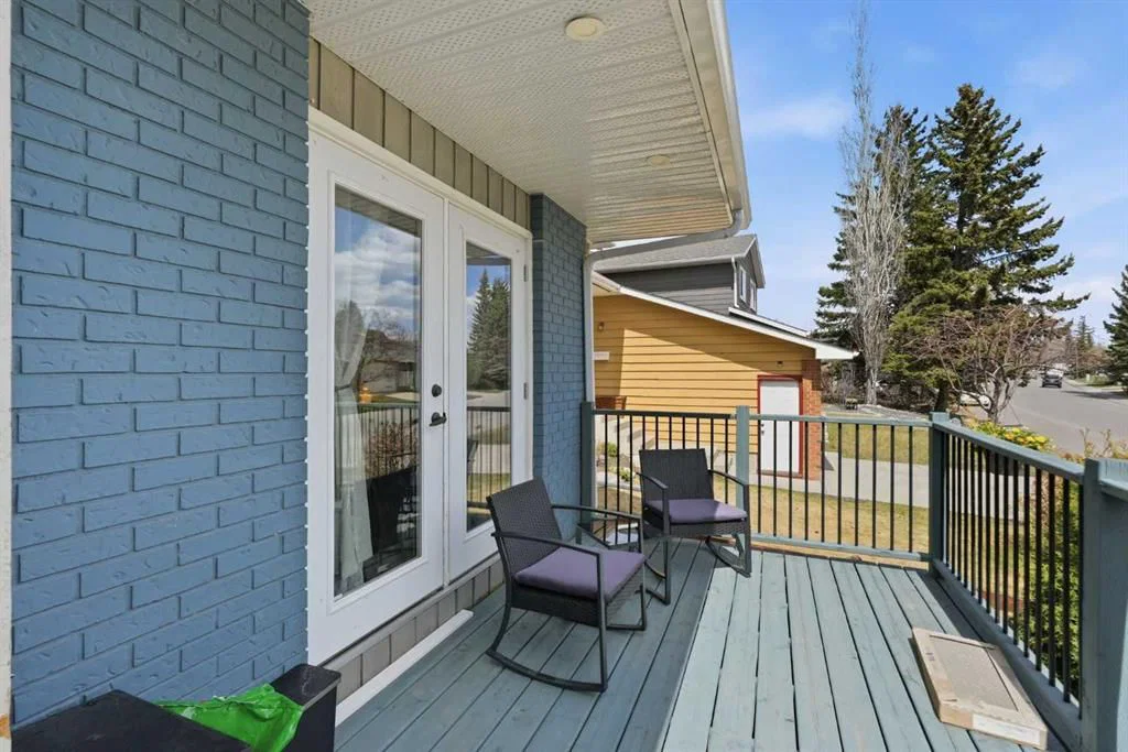 71 Woodfield Drive SW, Calgary — photo 2 of 50