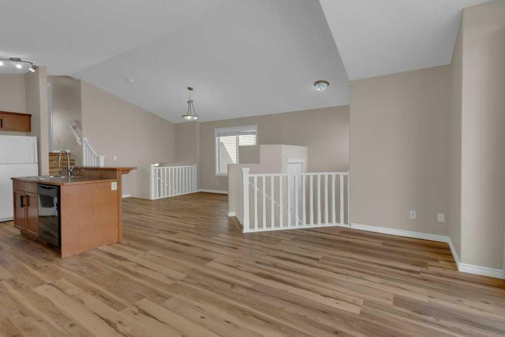95 Cranberry Place SE, Calgary — photo 4 of 35