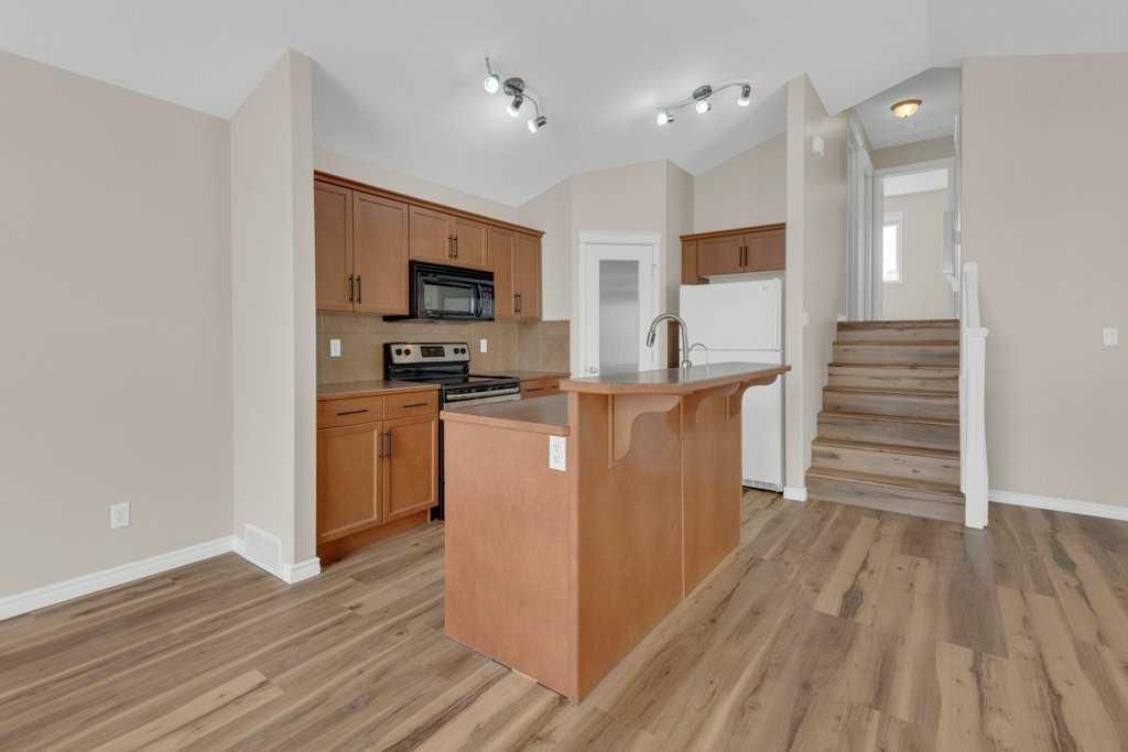 95 Cranberry Place SE, Calgary — photo 5 of 35