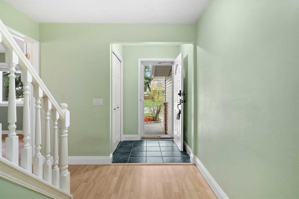 164 Sun Valley Drive SE, Calgary — photo 2 of 50