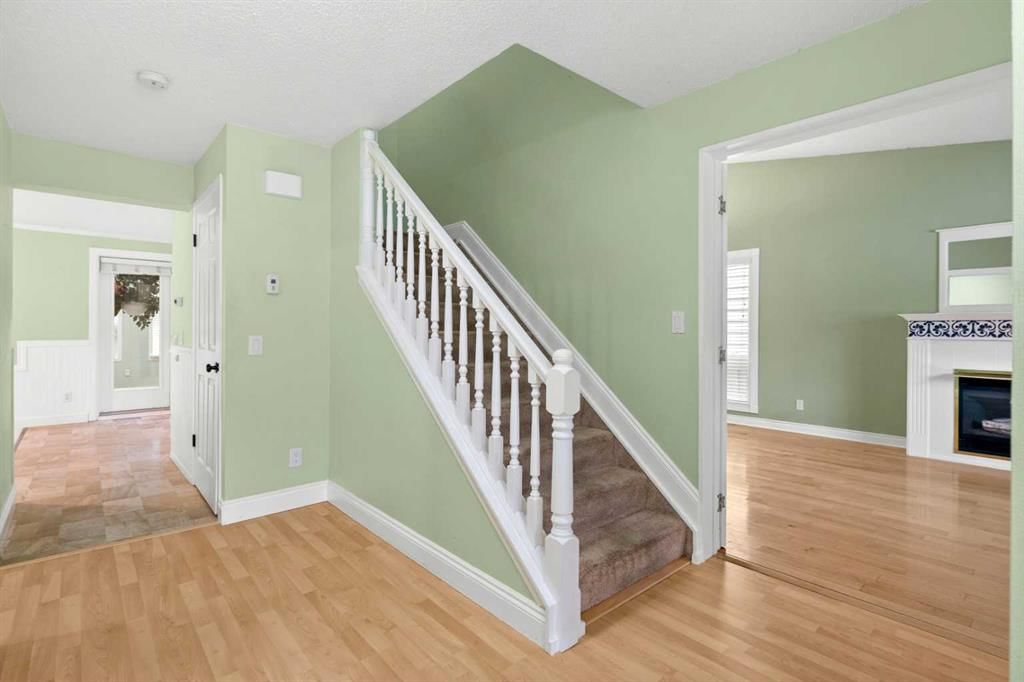 164 Sun Valley Drive SE, Calgary — photo 3 of 50