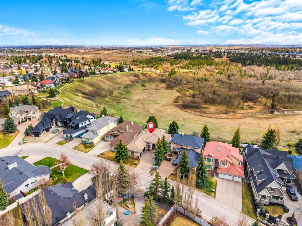 12820 Canso Crescent SW, Calgary — photo 4 of 50