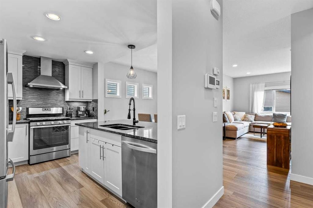 86 Copperpond Heights SE, Calgary — photo 4 of 50