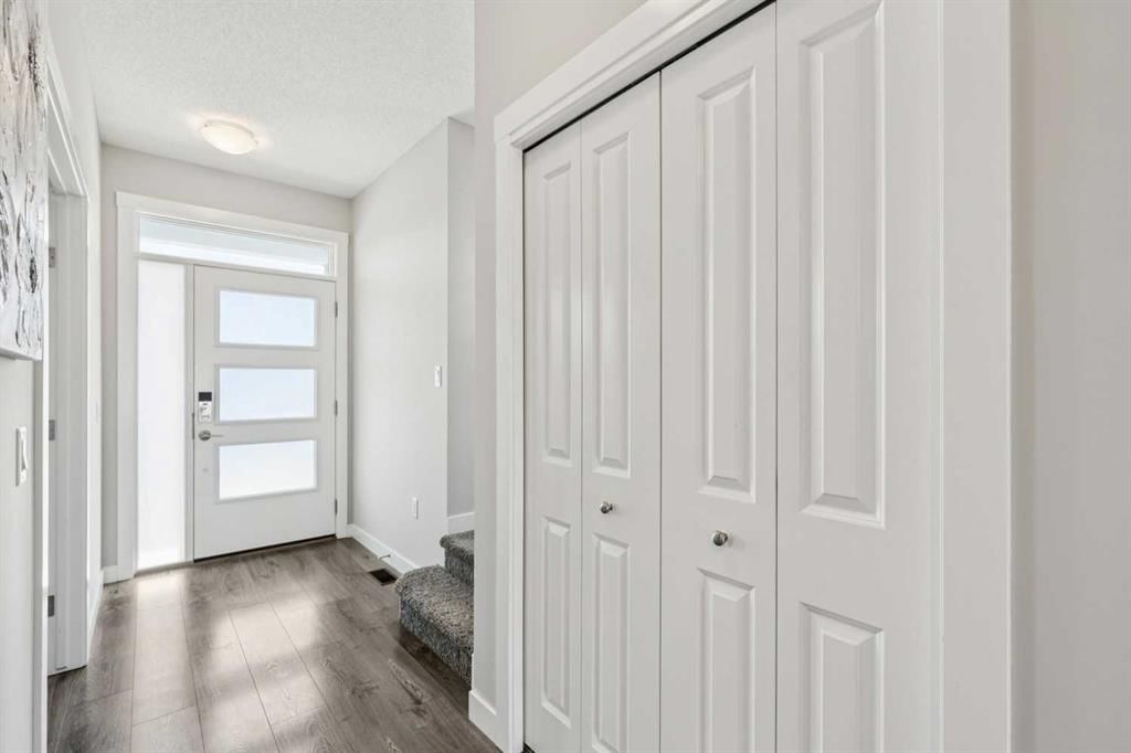 288 Lucas Avenue, Calgary — photo 2 of 49