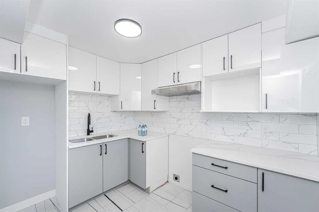 6403 Centre Street NW, Calgary — main listing photo