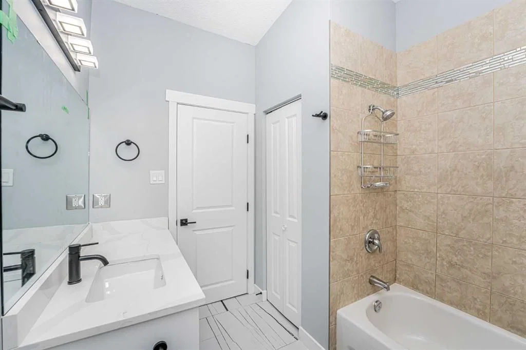 6403 Centre Street NW, Calgary — photo 5 of 36