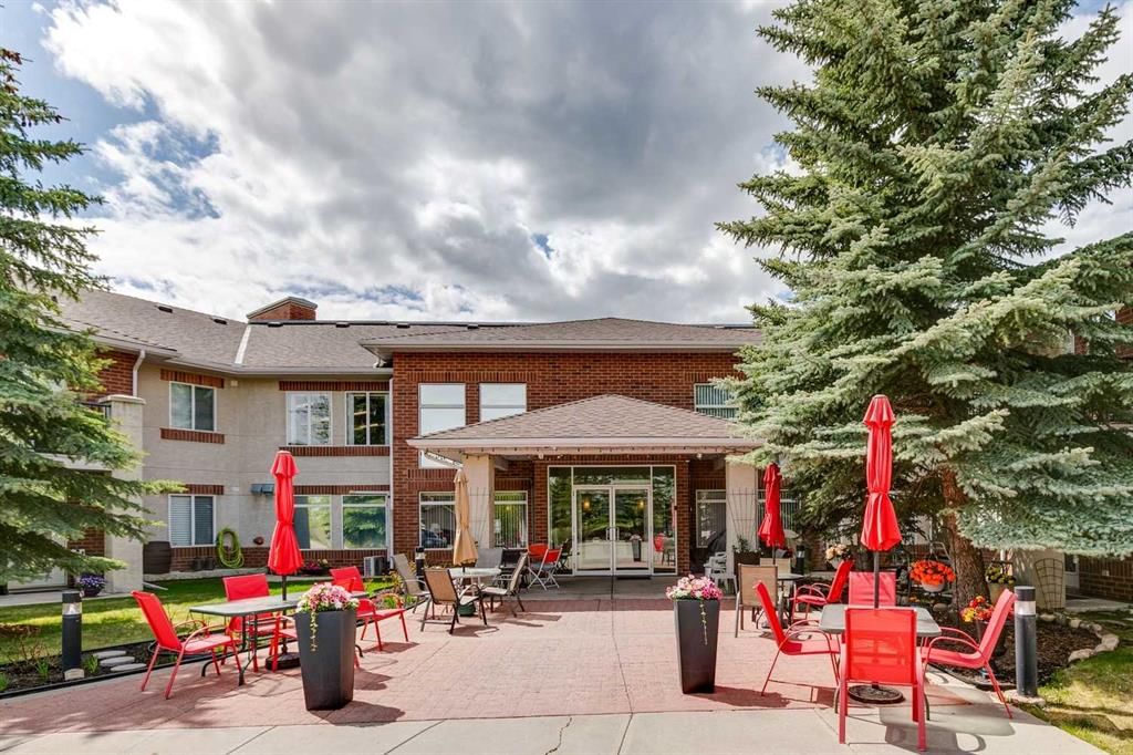 120, 550 Prominence Rise SW, Calgary — main listing photo