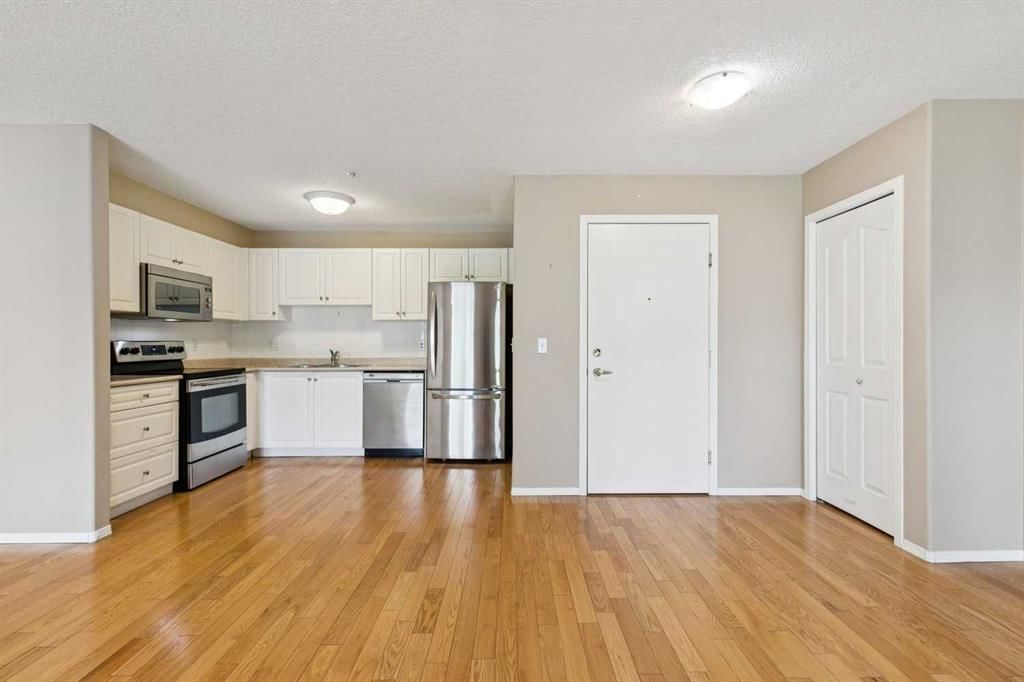 120, 550 Prominence Rise SW, Calgary — photo 3 of 31