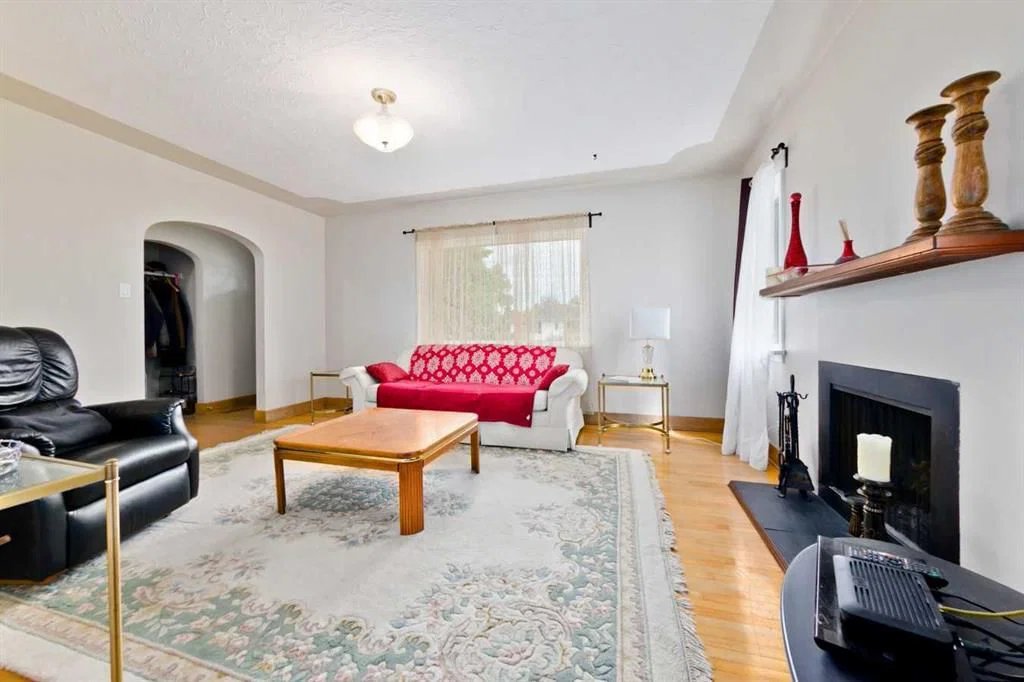 617 17 Avenue NE, Calgary — photo 5 of 21
