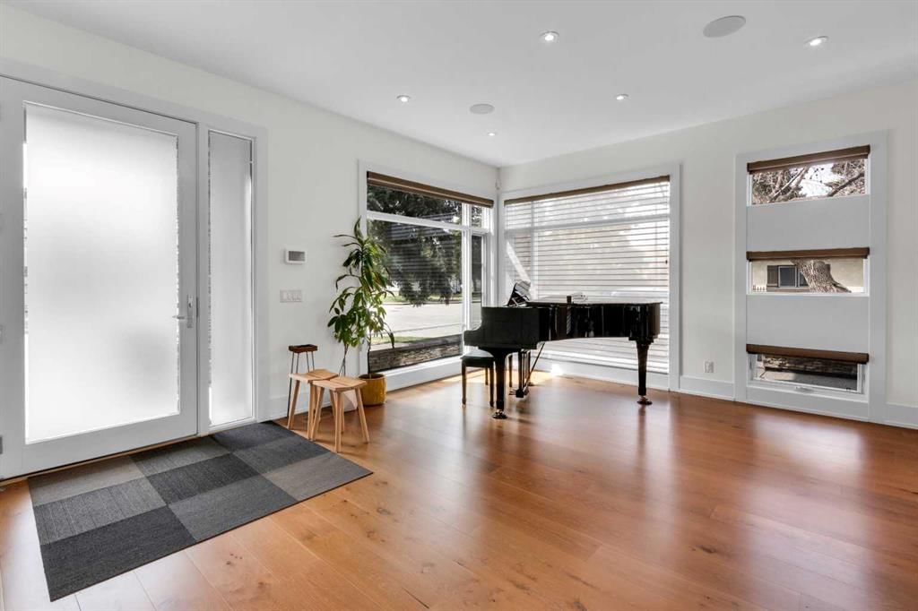2540 2 Avenue NW, Calgary — photo 2 of 49