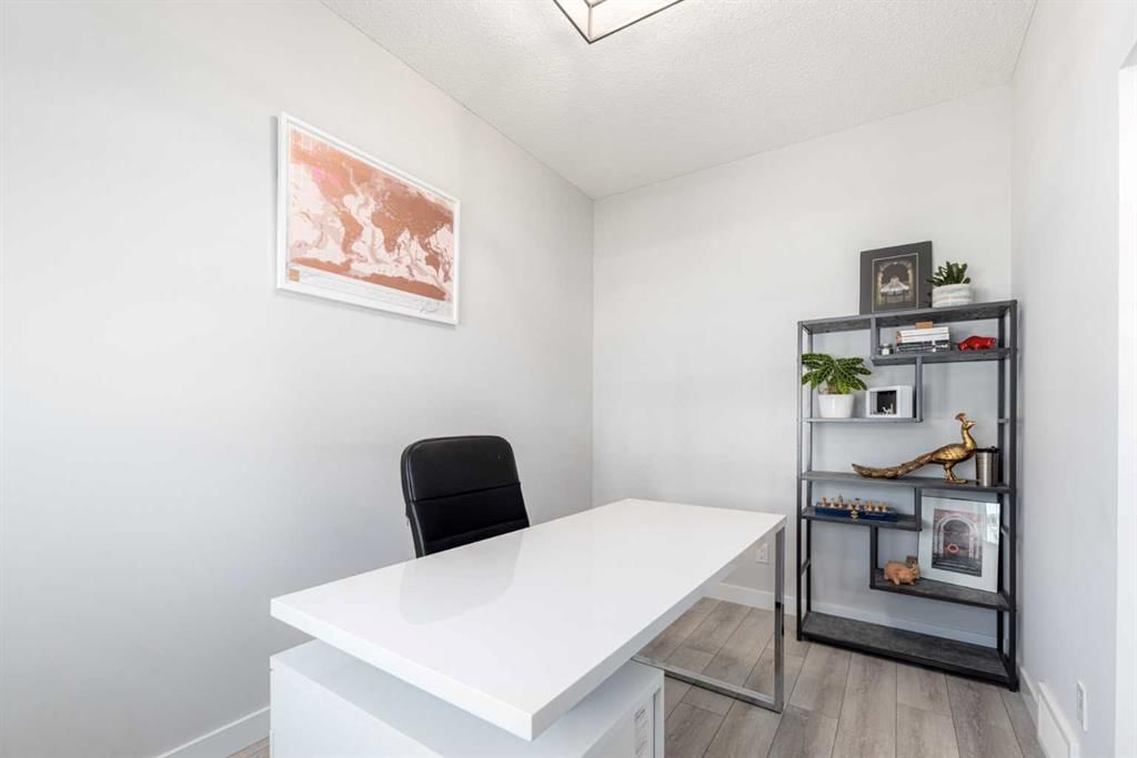 99 Haskayne Drive NW, Calgary — photo 4 of 49