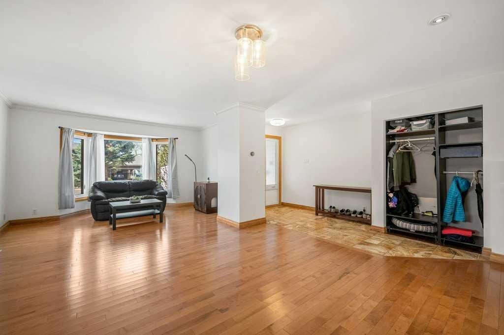 6108 Dalcastle Link NW, Calgary — photo 3 of 50