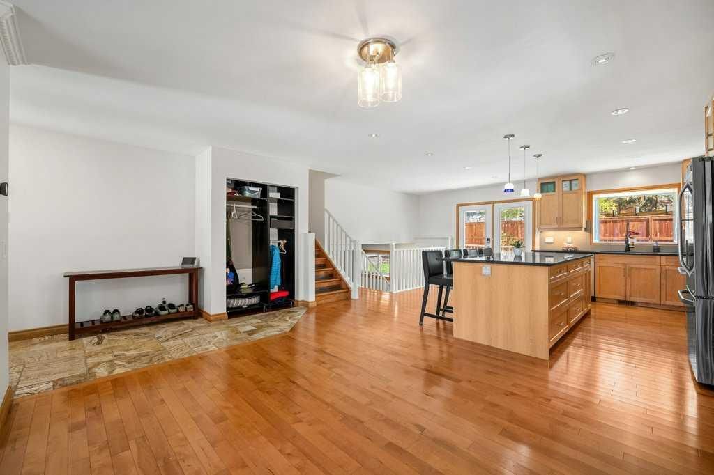 6108 Dalcastle Link NW, Calgary — photo 4 of 50