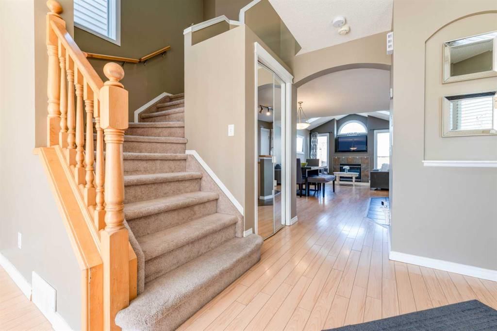 140 Prestwick Avenue SE, Calgary — photo 5 of 50