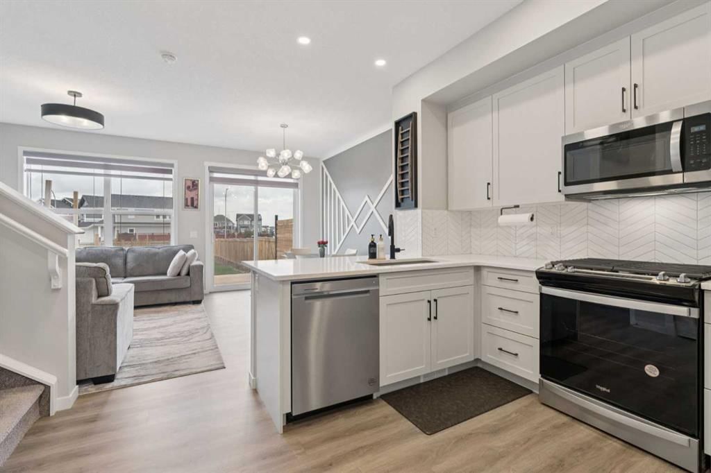 79 Magnolia Heath SE, Calgary — photo 4 of 25