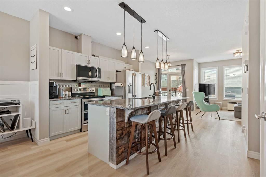100 Redstone Avenue NE, Calgary — photo 5 of 36