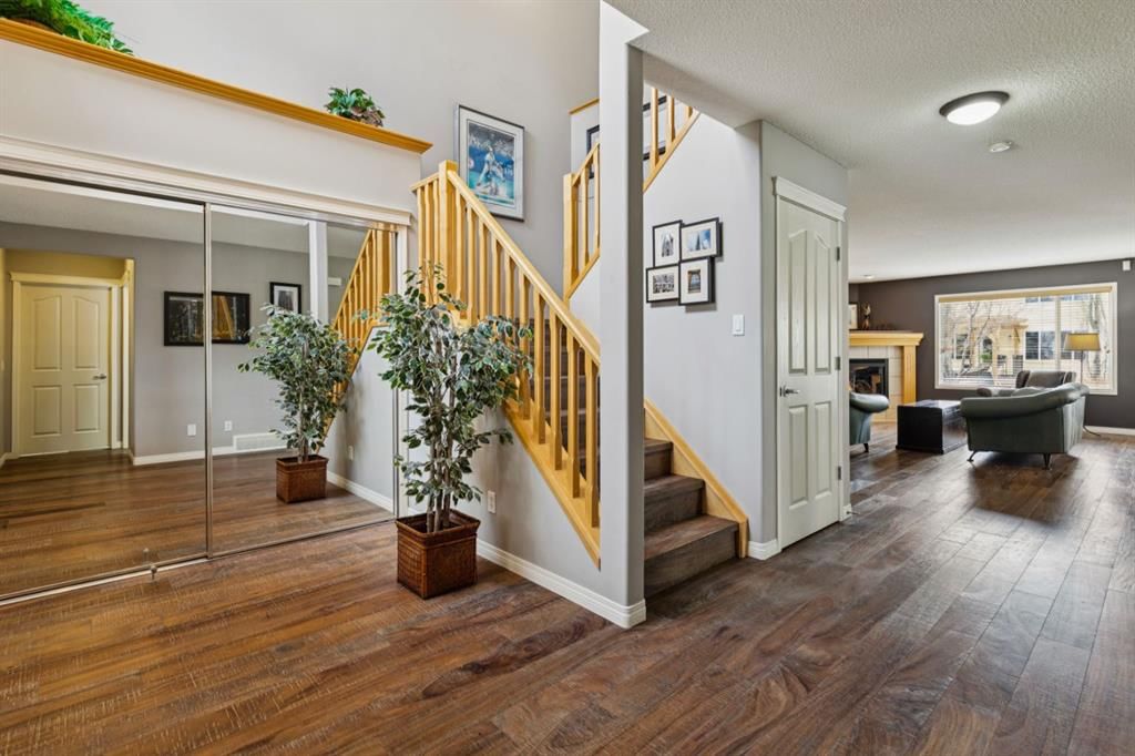 65 Cougarstone Terrace SW, Calgary — photo 2 of 32