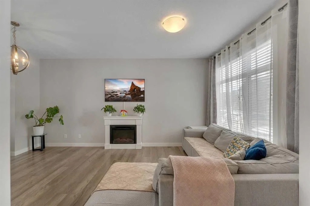 136 Sage Meadows Gardens NW, Calgary — photo 3 of 34