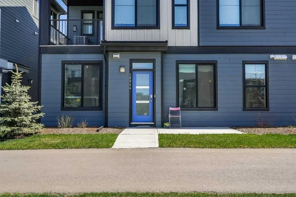 20944 Seton Way SE, Calgary — photo 2 of 13