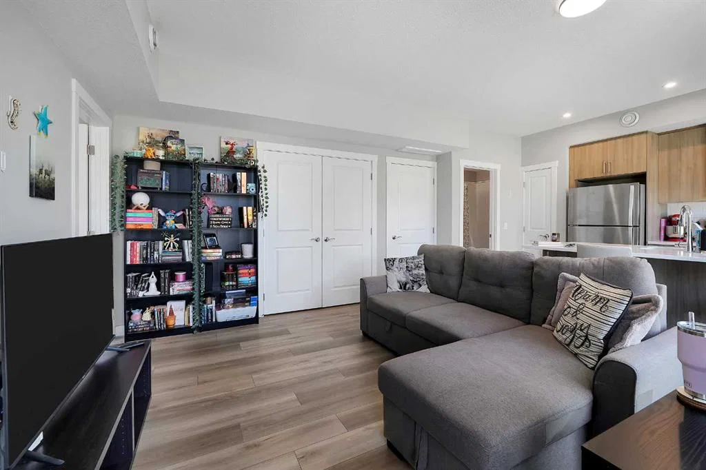 20944 Seton Way SE, Calgary — photo 3 of 13