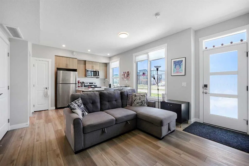 20944 Seton Way SE, Calgary — photo 4 of 13