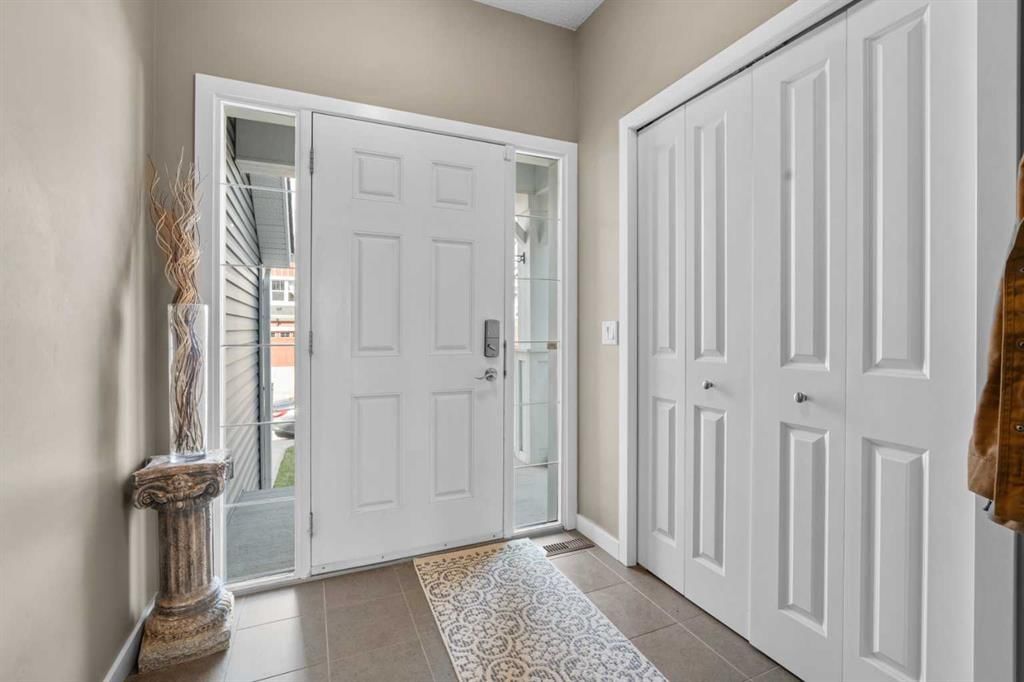 534 River Heights Crescent, Cochrane — photo 3 of 50