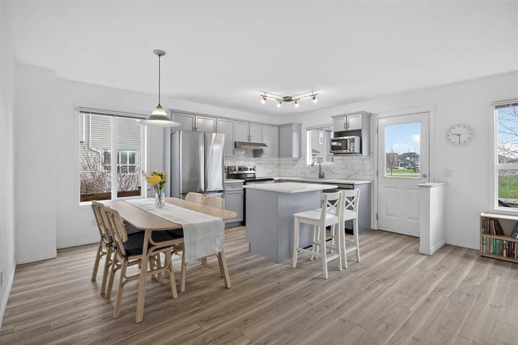 8050 Cougar Ridge Avenue SW, Calgary — photo 5 of 40