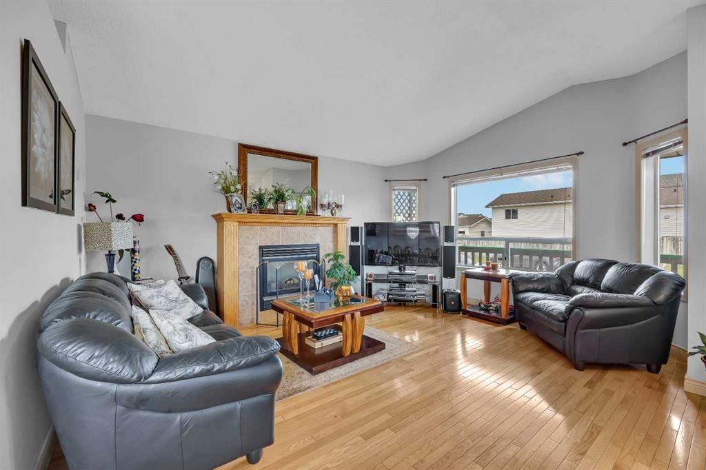 189 Applemead Close SE, Calgary — photo 3 of 39