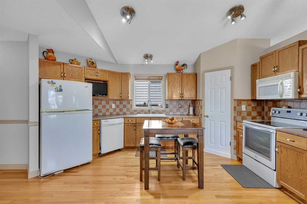 189 Applemead Close SE, Calgary — photo 4 of 39