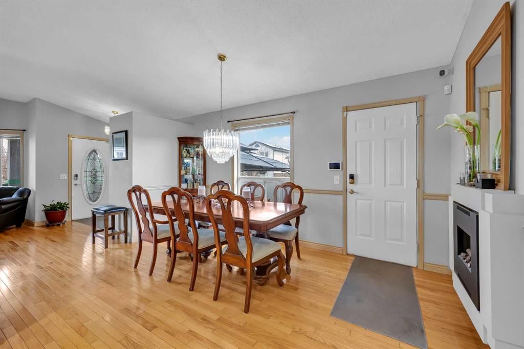 189 Applemead Close SE, Calgary — photo 5 of 39