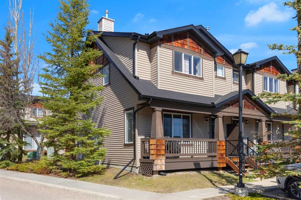 47 Panatella Park NW, Calgary — photo 2 of 32