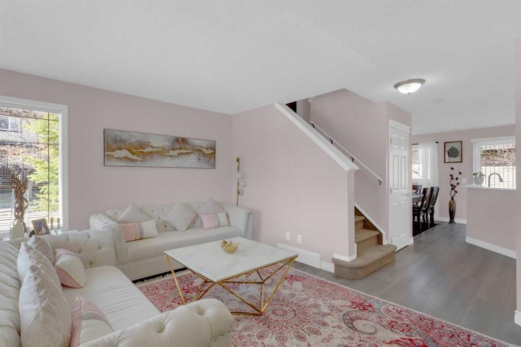 47 Panatella Park NW, Calgary — photo 3 of 32