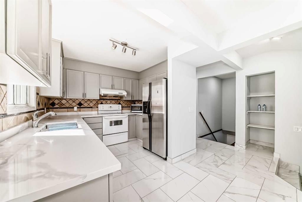 11323 Coventry Boulevard NE, Calgary — photo 2 of 20
