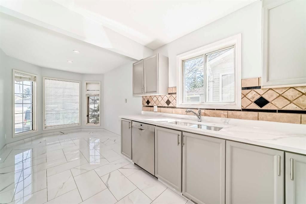 11323 Coventry Boulevard NE, Calgary — photo 3 of 20