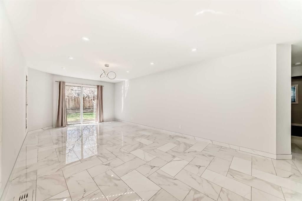 11323 Coventry Boulevard NE, Calgary — photo 5 of 20