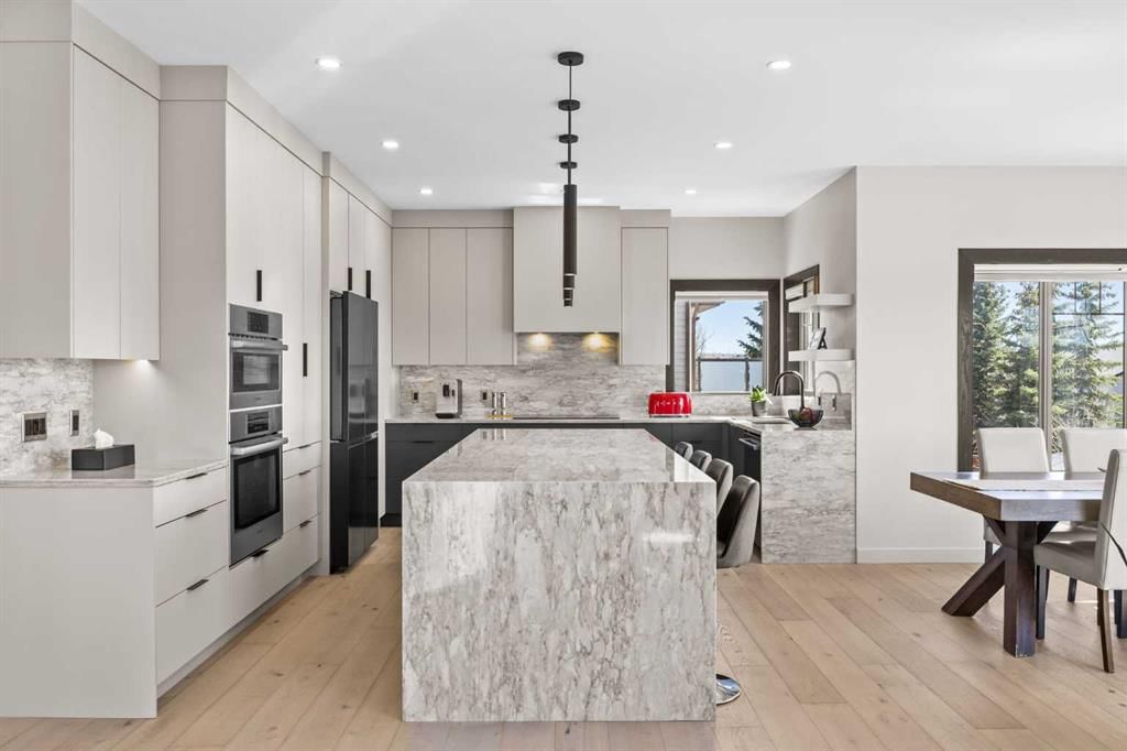 3 Tremblant Point SW, Calgary — photo 3 of 50