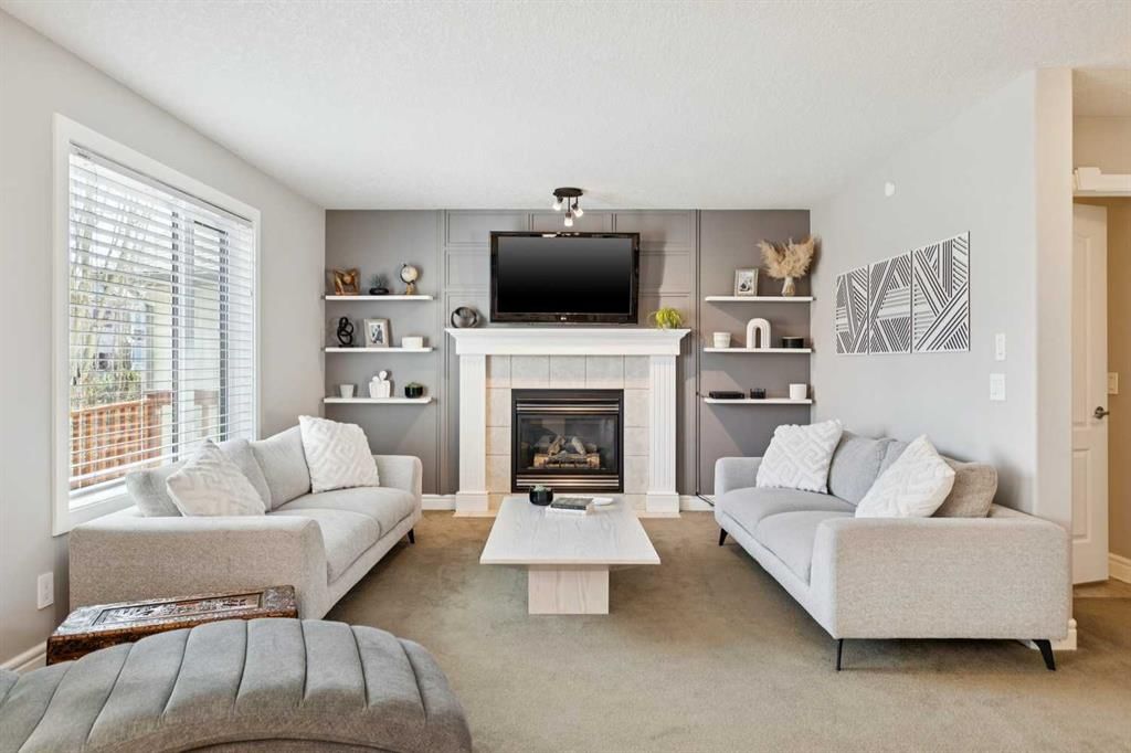 826 Wentworth Place SW, Calgary — photo 2 of 37