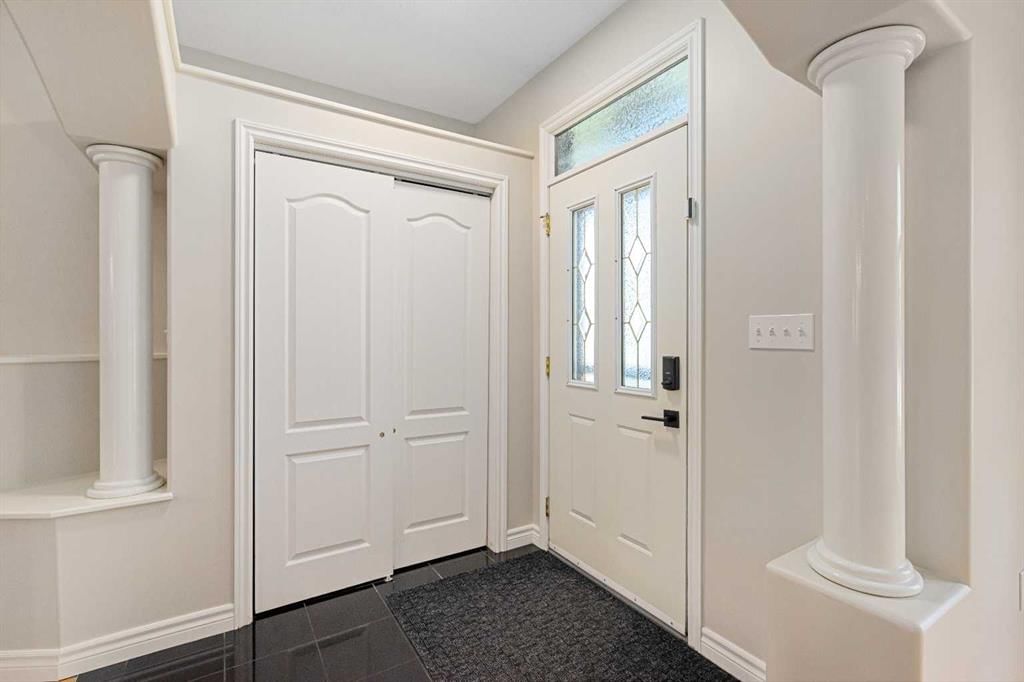 3807 1 Street NW, Calgary — photo 3 of 45
