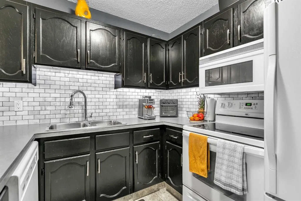 305, 1001 68 Avenue SW, Calgary — photo 4 of 13