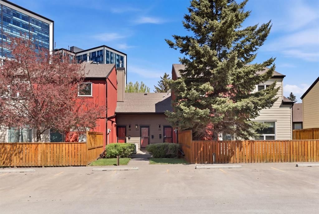 100, 4740 Dalton Drive NW, Calgary — photo 2 of 38